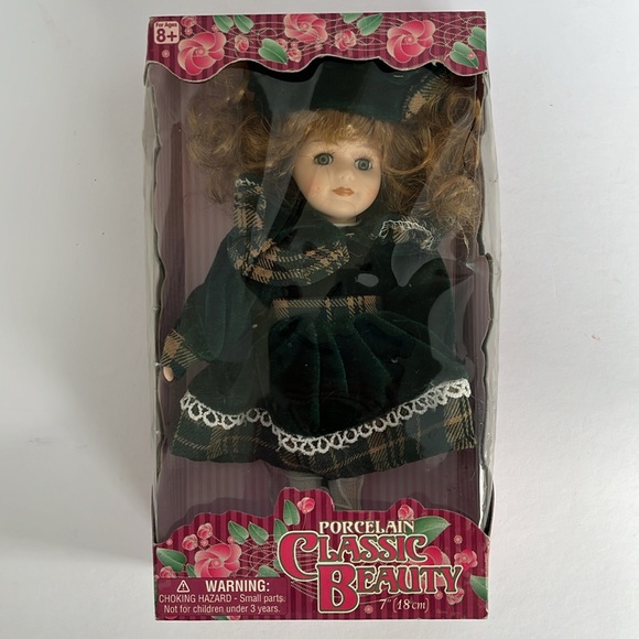 TOTSY “PORCELAIN CLASSIC BEAUTY” Doll - Picture 2 of 9